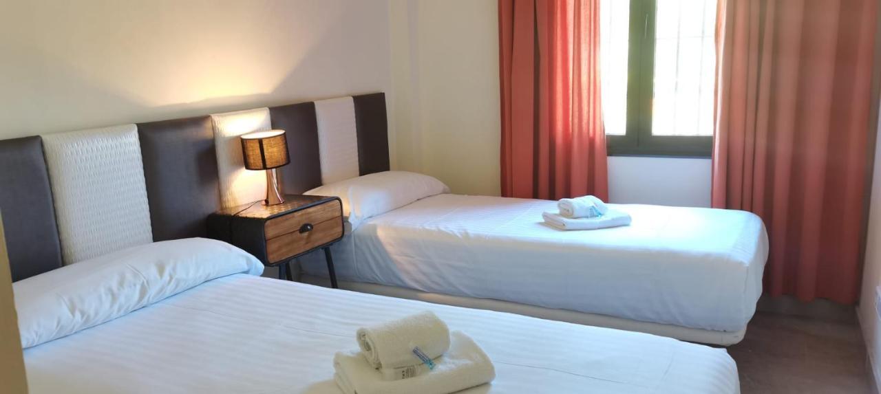 Apartamento Espacioso Muy Tranquilo Con Piscinas Y Jardines Cercano A La Playa Estepona Exterior foto