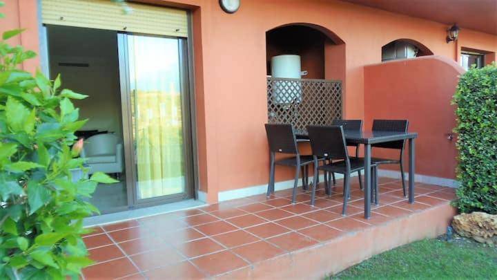Apartamento Espacioso Muy Tranquilo Con Piscinas Y Jardines Cercano A La Playa Estepona Exterior foto