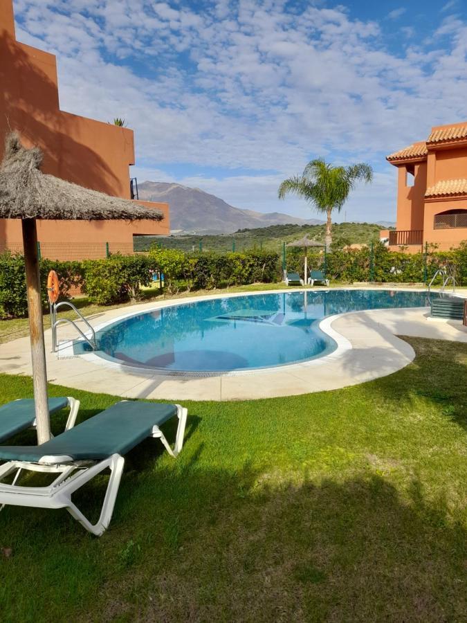 Apartamento Espacioso Muy Tranquilo Con Piscinas Y Jardines Cercano A La Playa Estepona Exterior foto